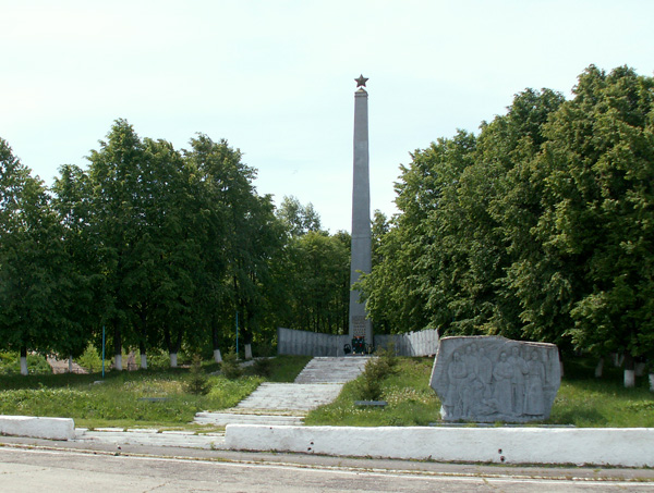 Памятник павшим в 1941-1945гг [Николай Чуксин]