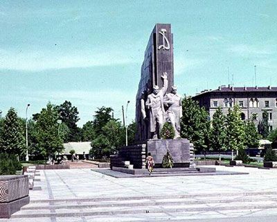 Памятник четырнадцати Туркестанским  комиссарам []