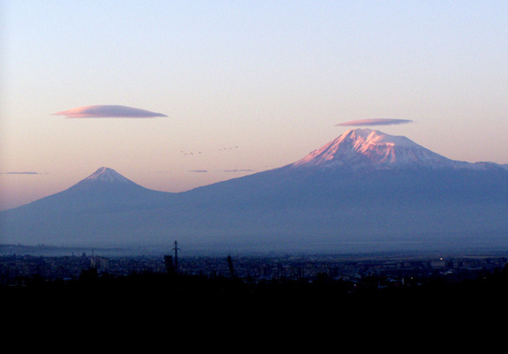 Ararat on-line 10.10.2005 08-11am___2_14.5 [LORIKE]