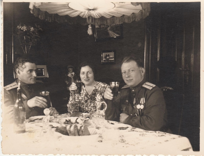     1945 []