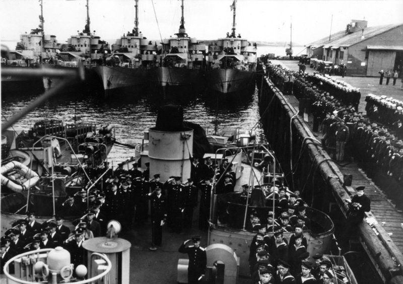 Передача советским морякам фрегатов из состава флота США. 1945 год. Американские патрульные фрегаты типа ћТакомаЋ []